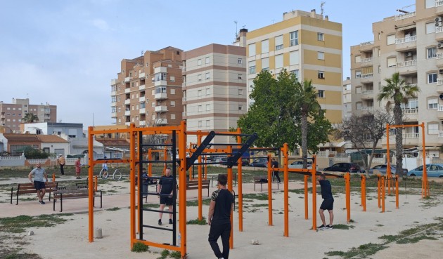 Brukt - Bungalow -
Torrevieja - Playa del Cura