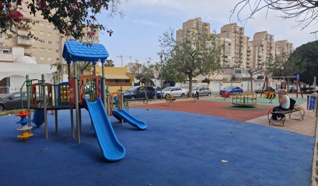 Brukt - Bungalow -
Torrevieja - Playa del Cura