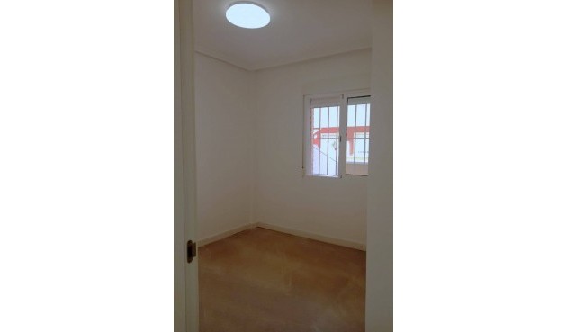 Återförsäljning - Town House -
Pilar de la Horadada