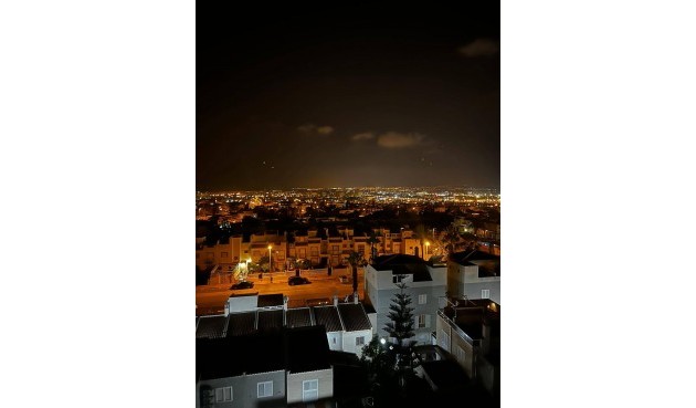Brukt - Apartment -
Torrevieja - aguas nuevas