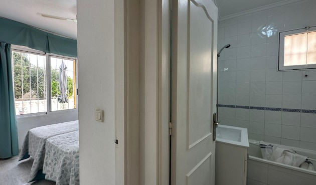 Brukt - Bungalow -
Orihuela Costa - Los Almendros-la Florida