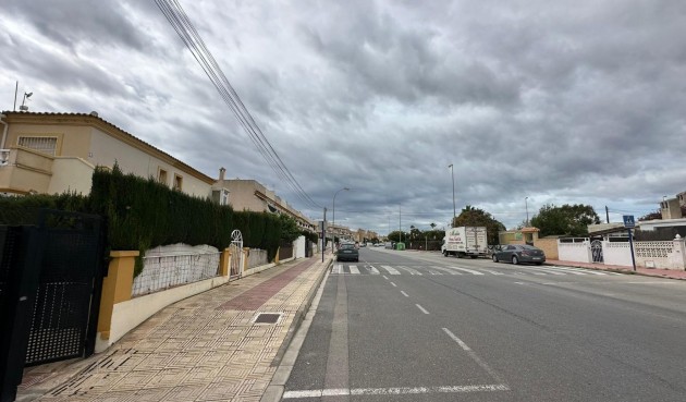 Brukt - Bungalow -
Orihuela Costa - Los Almendros-la Florida