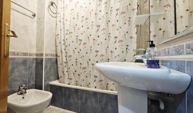 Brukt - Apartment -
Torrevieja - Estacion De Autobuses