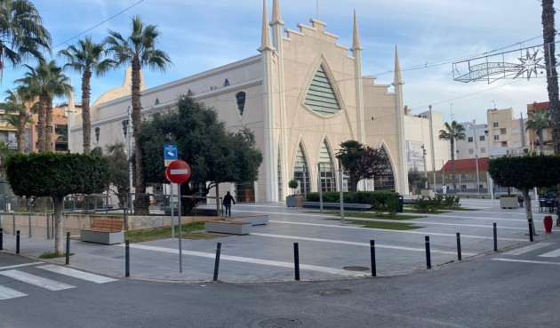 Brukt - Apartment -
Torrevieja - Estacion De Autobuses