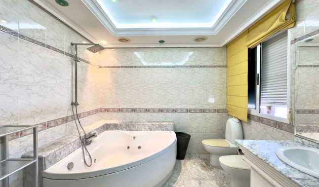 Brukt - Toppleilighet -
Torrevieja - Centro