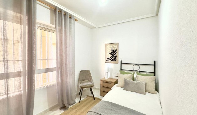 Brukt - Apartment -
Torrevieja - Playa del Cura