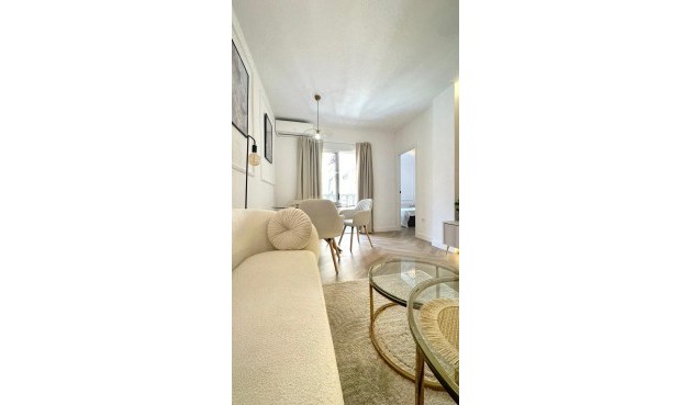 Reventa - Apartment -
Torrevieja - Centro