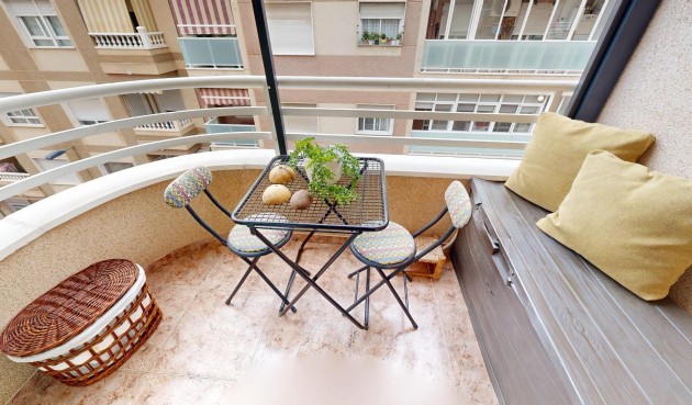 Brukt - Apartment -
Torrevieja - Estacion De Autobuses