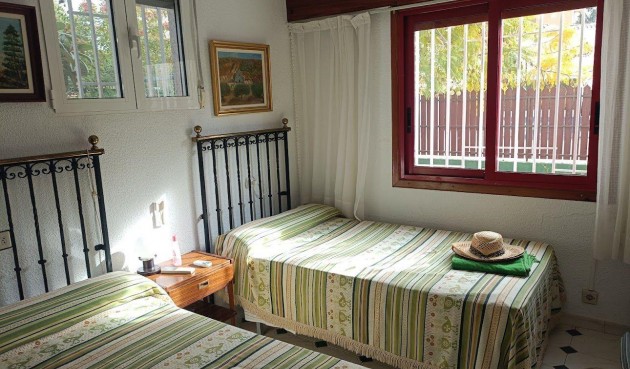 Brukt - Villa -
Orihuela Costa - Campoamor