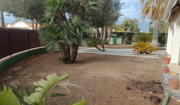 Brukt - Villa -
Orihuela Costa - Campoamor