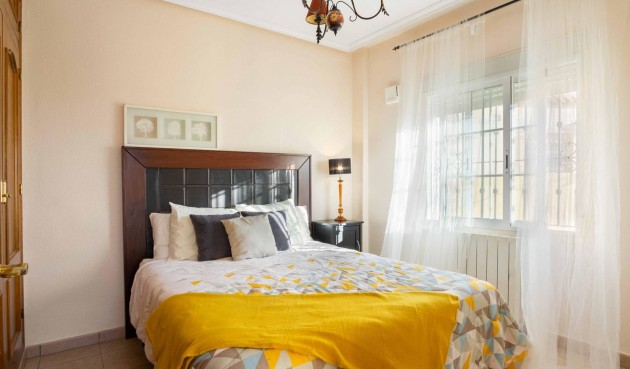 Brukt - Town House -
Orihuela Costa - Los Almendros-la Florida