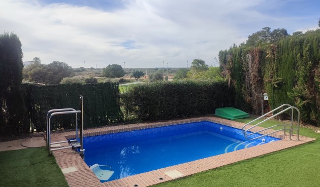 Brukt - Villa -
Peraleja Golf - Inland