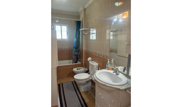 Brukt - Bungalow -
Orihuela Costa - Los Almendros-la Florida