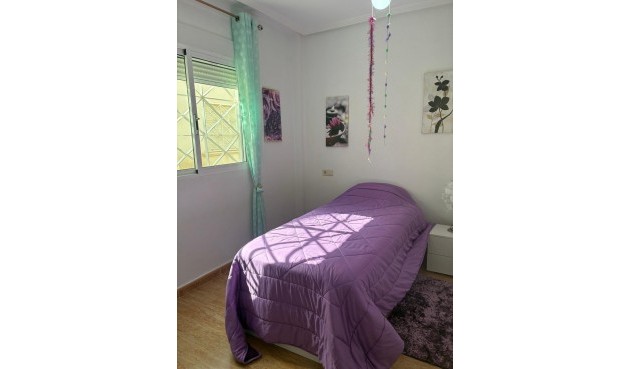 Brukt - Bungalow -
Orihuela Costa - Los Almendros-la Florida