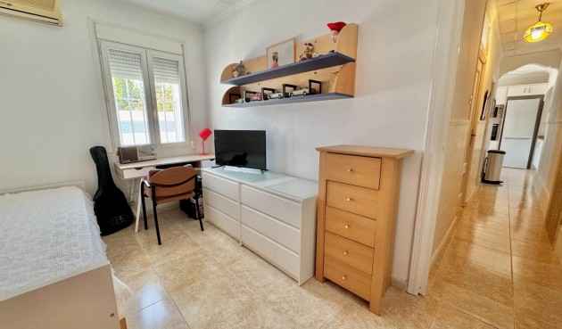 Brukt - Villa -
Dolores - Comunidad Valenciana