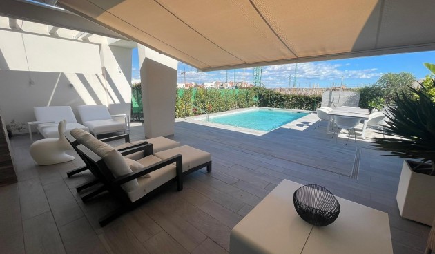 Brukt - Villa -
Algorfa - Club De Golf La Finca