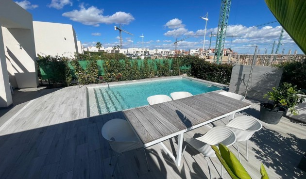 Brukt - Villa -
Algorfa - Club De Golf La Finca