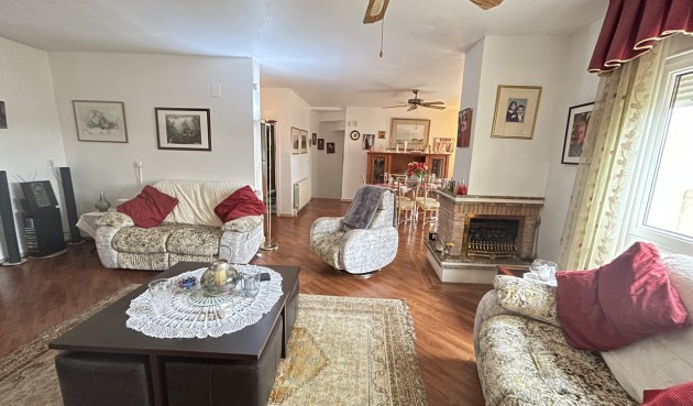 Resale - Villa -
Las Ramblas Golf - Inland