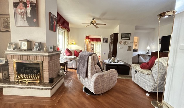 Resale - Villa -
Las Ramblas Golf - Inland