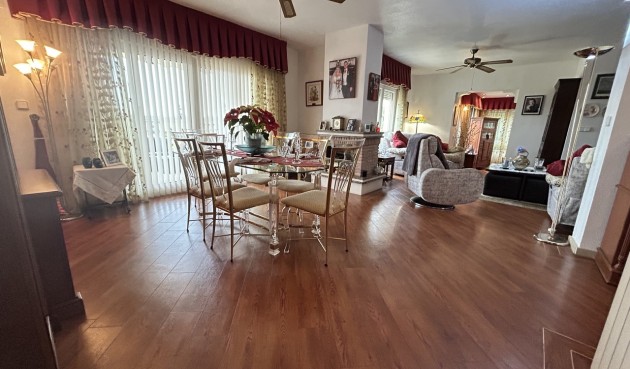 Resale - Villa -
Las Ramblas Golf - Inland