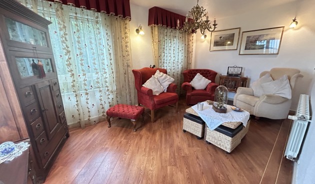 Resale - Villa -
Las Ramblas Golf - Inland