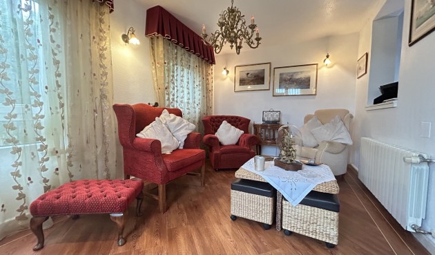 Resale - Villa -
Las Ramblas Golf - Inland