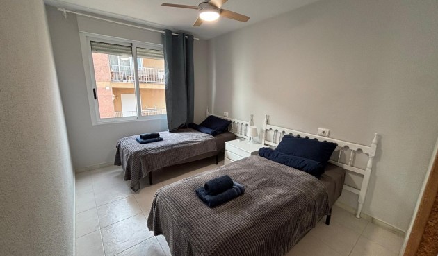 Brukt - Apartment -
Torrevieja - Playa De Los Naufragos