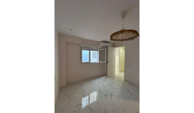 Återförsäljning - Apartment -
Torrevieja