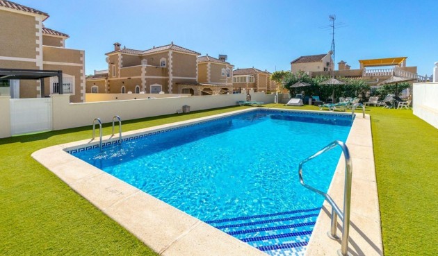 Reventa - Bungalow -
San Miguel de Salinas - Inland