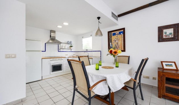 Återförsäljning - Apartment -
Orihuela Costa