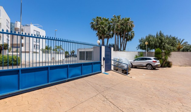 Återförsäljning - Apartment -
Orihuela Costa