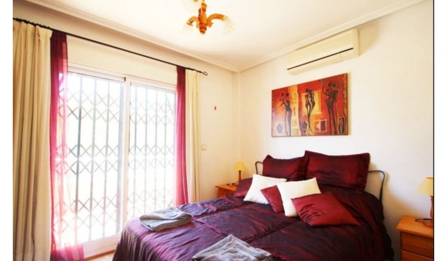 Brukt - Villa -
Villamartin - Costa Blanca