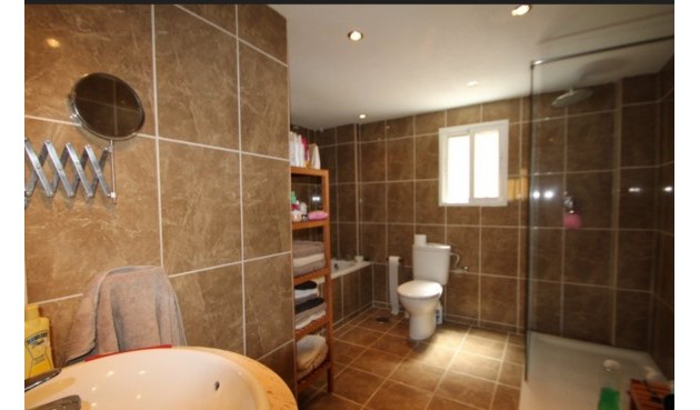 Brukt - Villa -
Villamartin - Costa Blanca