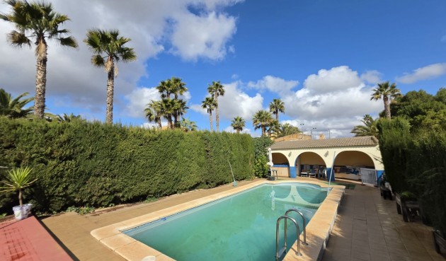 Återförsäljning - Villa -
Elda - Inland