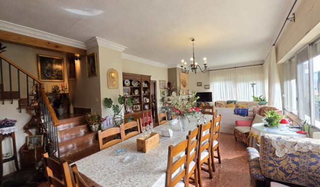 Reventa - Villa -
Elda - Inland