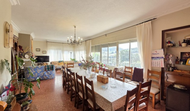 Reventa - Villa -
Elda - Inland