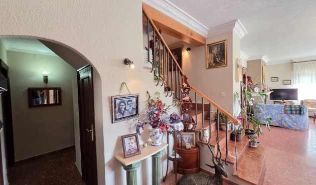 Reventa - Villa -
Elda - Inland