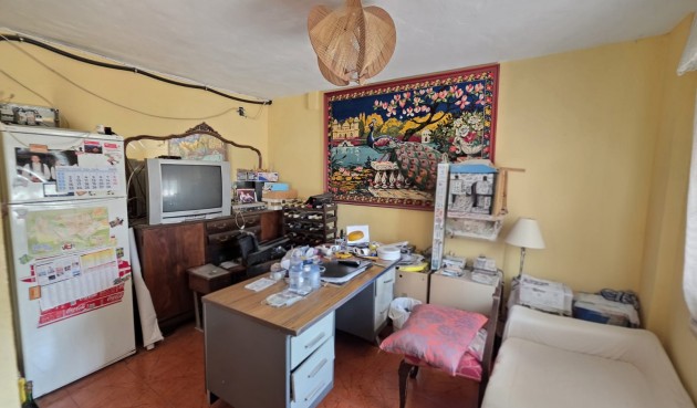 Reventa - Villa -
Elda - Inland