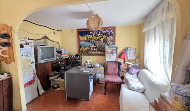 Reventa - Villa -
Elda - Inland