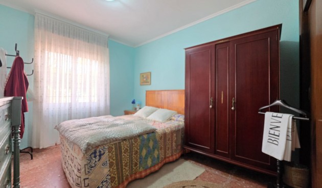 Reventa - Villa -
Elda - Inland