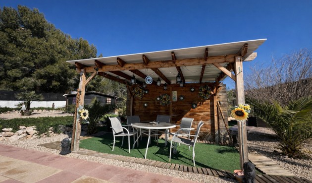 Brukt - Villa -
Castalla - Costa Blanca