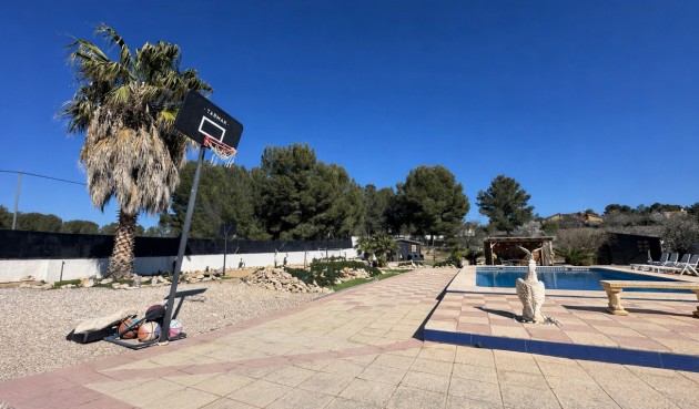 Brukt - Villa -
Castalla - Costa Blanca