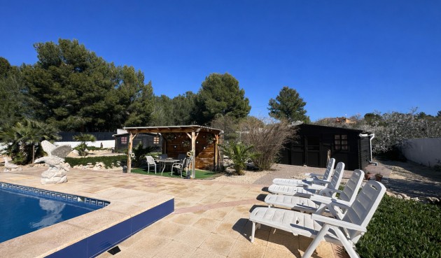 Brukt - Villa -
Castalla - Costa Blanca