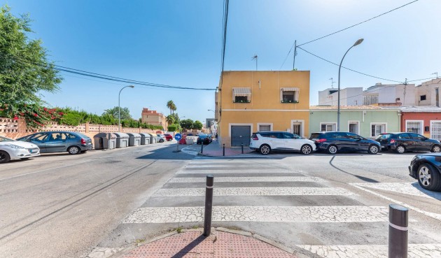 Brukt - Town House -
Alicante - San Agustin