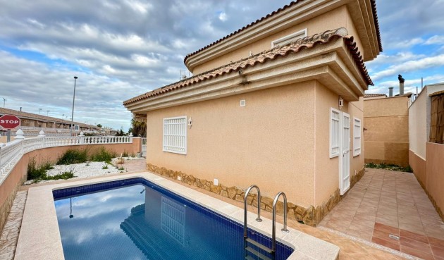 Brukt - Villa -
Torrevieja - Costa Blanca