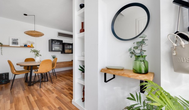 Reventa - Villa -
Los Montesinos - La Herrada