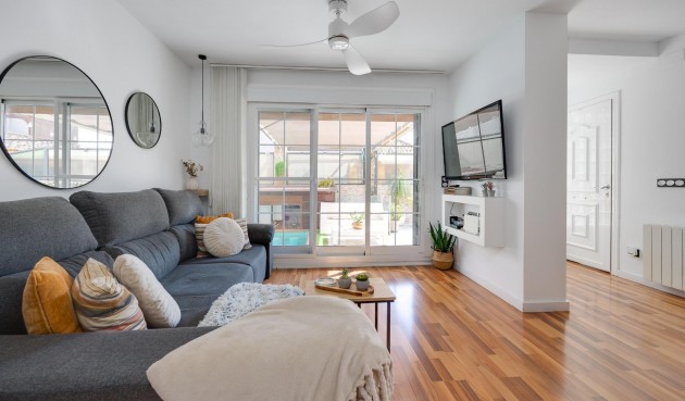 Reventa - Villa -
Los Montesinos - La Herrada