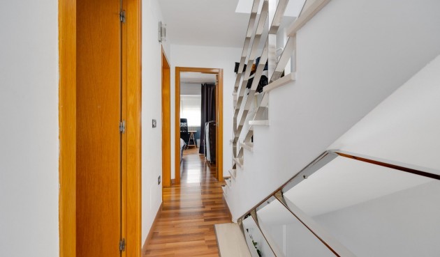 Reventa - Villa -
Los Montesinos - La Herrada