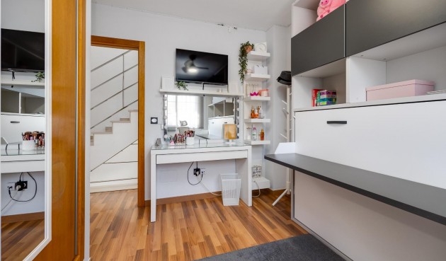 Reventa - Villa -
Los Montesinos - La Herrada