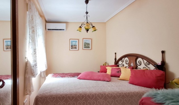 Återförsäljning - Takvåning -
Torrevieja